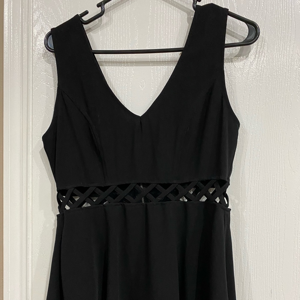 Flowy blouse with middle cut out